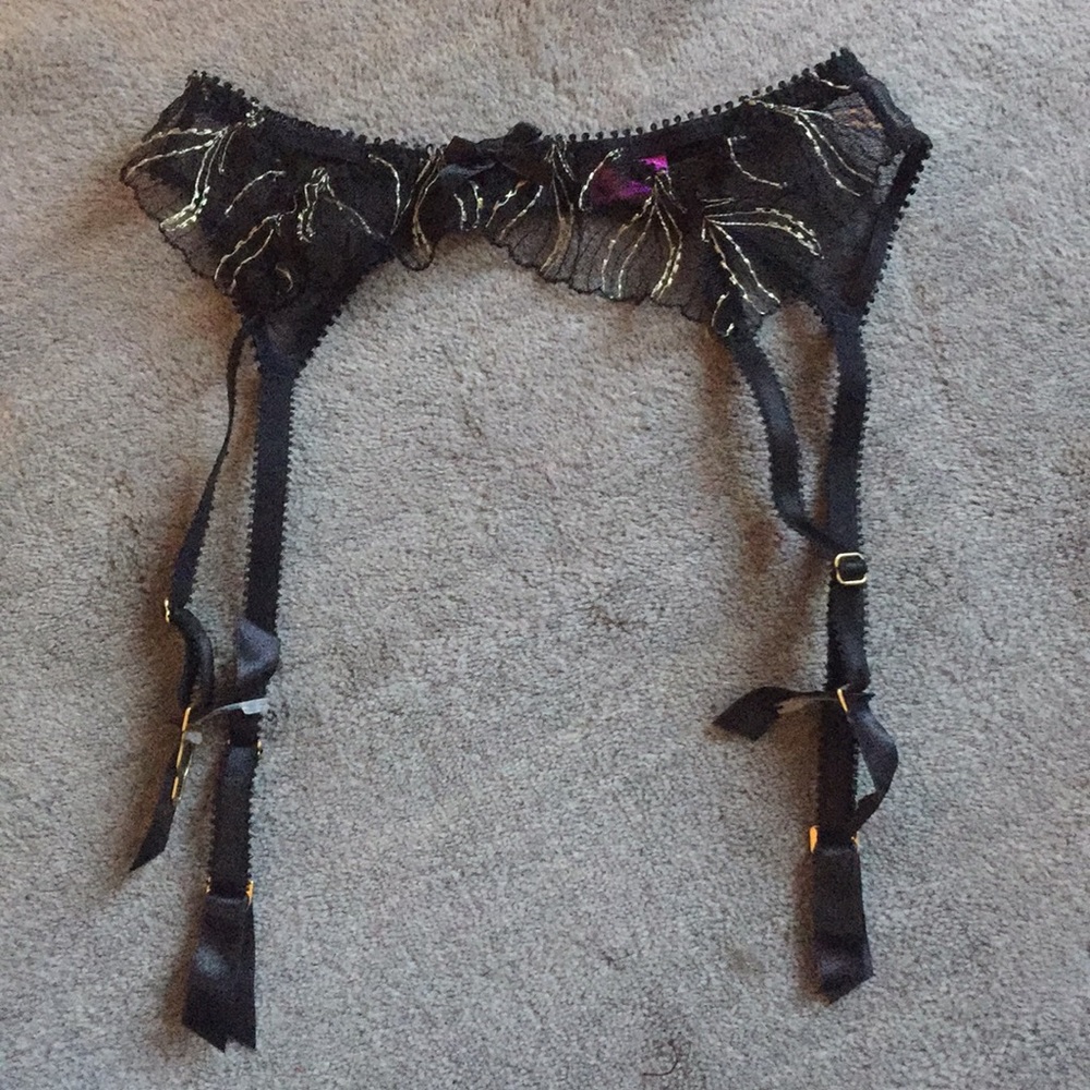 L'Agent by AP suspender belt